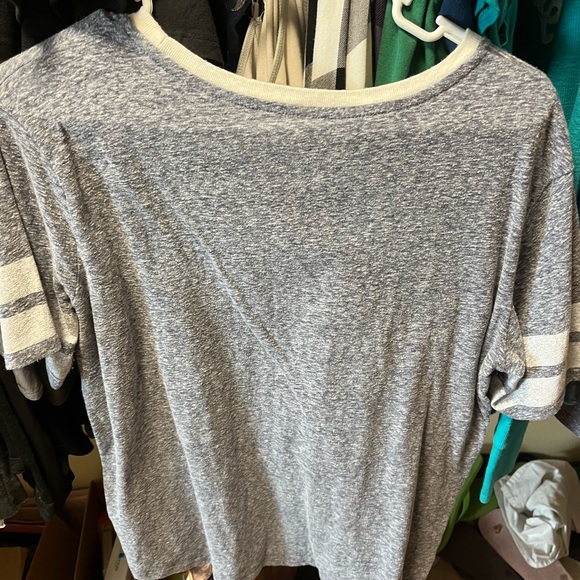 Aeropostale NYC T-shirt - Picture 2 of 4